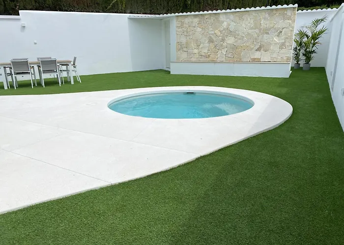 Pretty House 100 Metres From The * Marbella